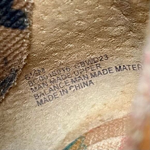 B O C By Born Lucky Brown Ankle Heel Booties 6 1/2 - Picture 11 of 14